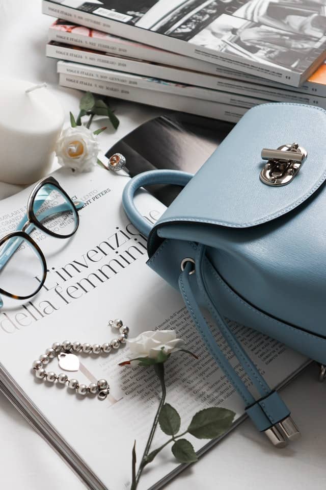 Wholesale and Dropship Handbags 4 4-What Handbags Sell Well Online