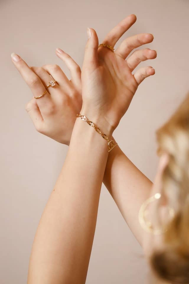 Dropship and Sell Jewelry Online 4 4 What Jewelry Sells Well Online