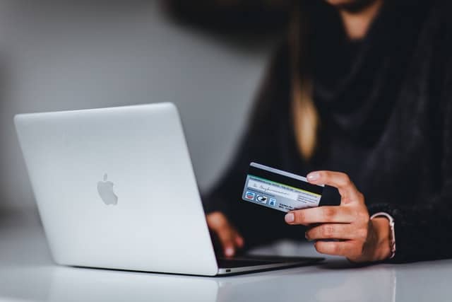 A Guide to Facebook Banning Dropshippers: How to Keep Advertising on Facebook in 2022? 3 Credit card issues