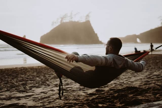 17 Popular Summer Items to Sell Online in 2022 6 Portable hammocks